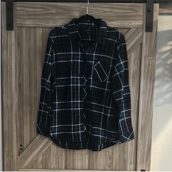 Well Worn Tops - NWOT Well Worn Navy and Black Plaid Shirt‎ Size Large